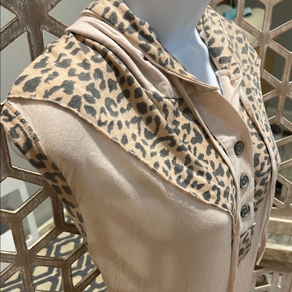 POL Blush Pink & Grey Accented with Leopard Print Hood, Sleeveless Size M - Picture 3 of 10